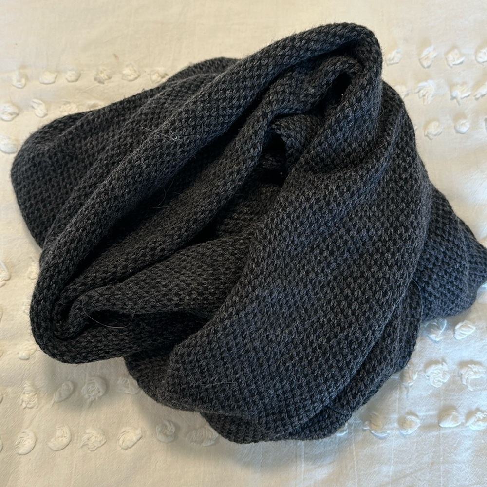 H & M Circle Scarf
